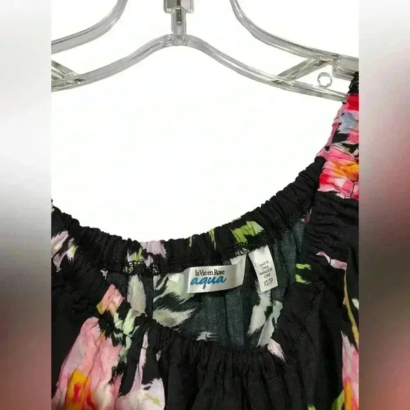 NWOT Aqua La Vie En Rose, Tropical Print Short Sleeve Romper, XS, Black, Pink 🌸 - Picture 4 of 7